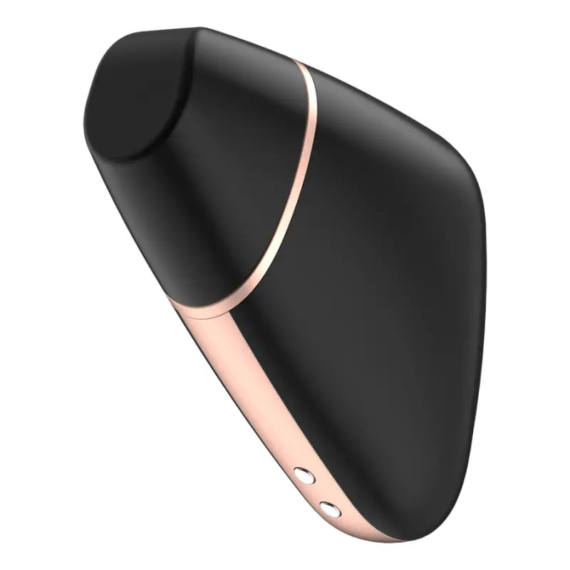 Satisfyer love triangle